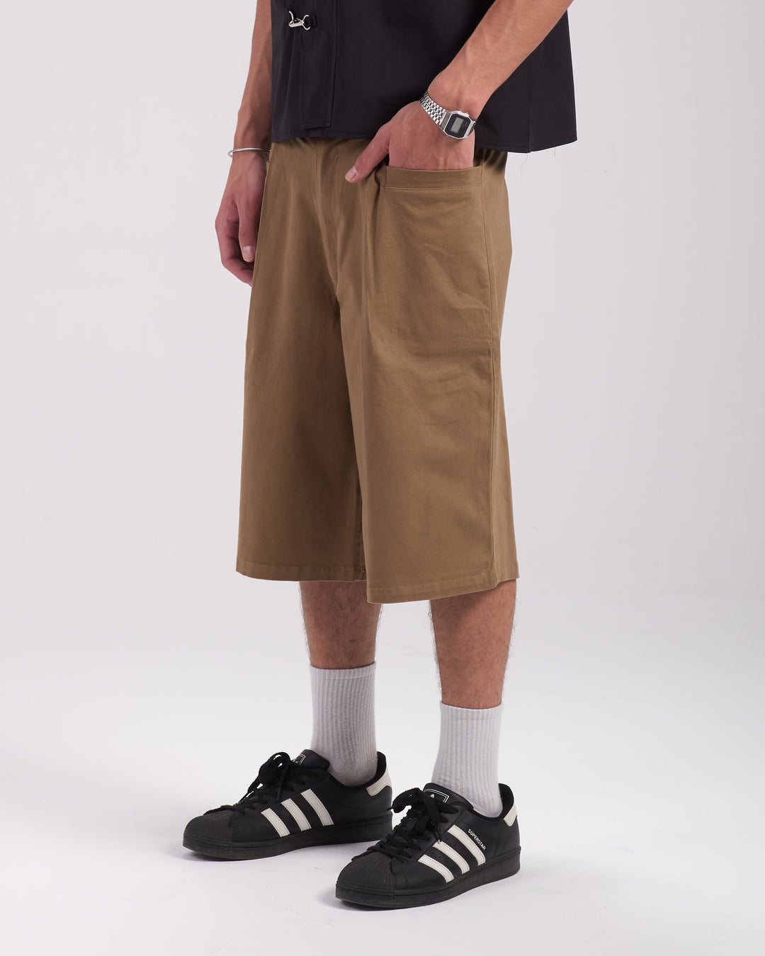 Camel pleated shorts