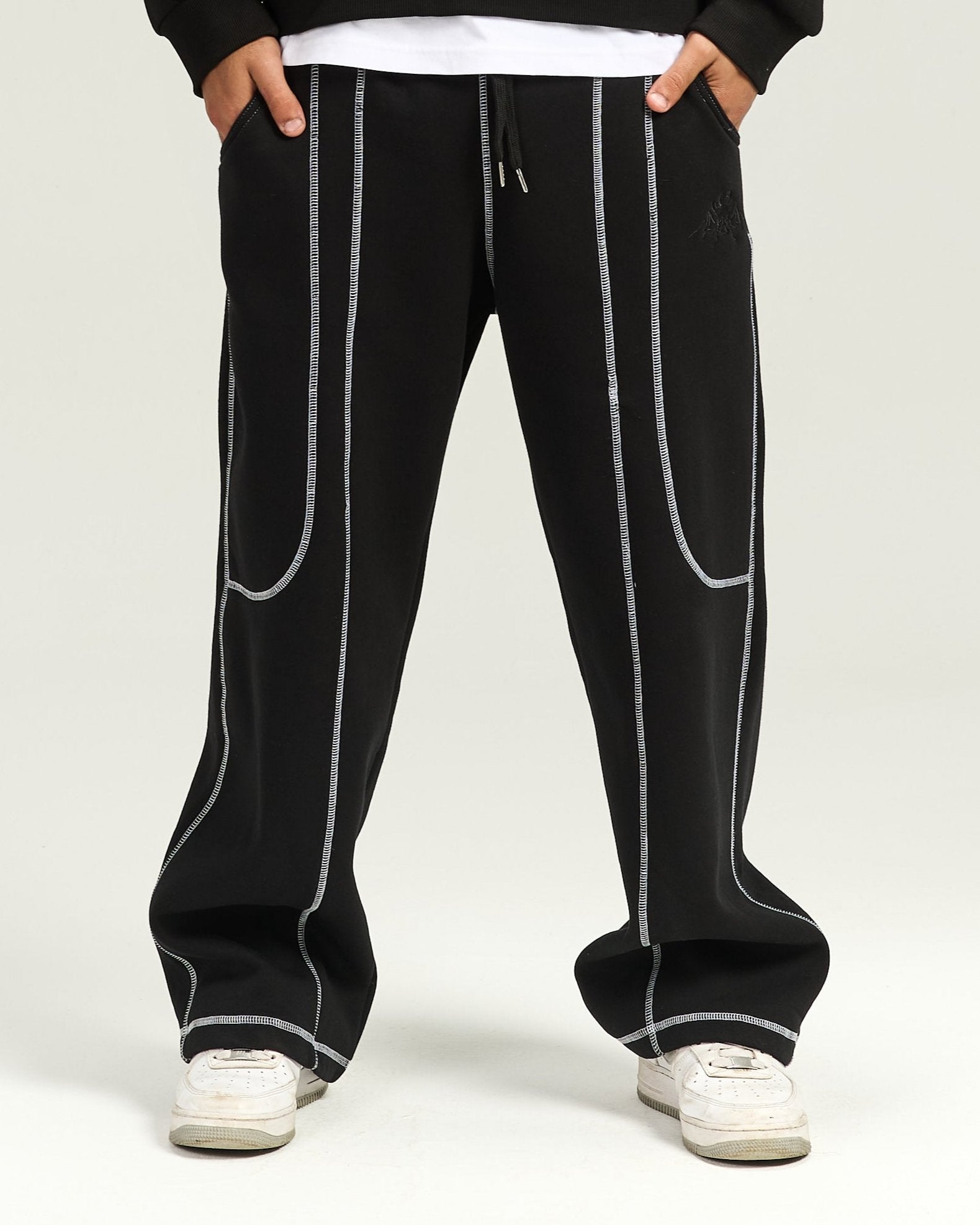 【U LAN】Follow lettering stitch training pants Black Stitches Sweatpants – leon